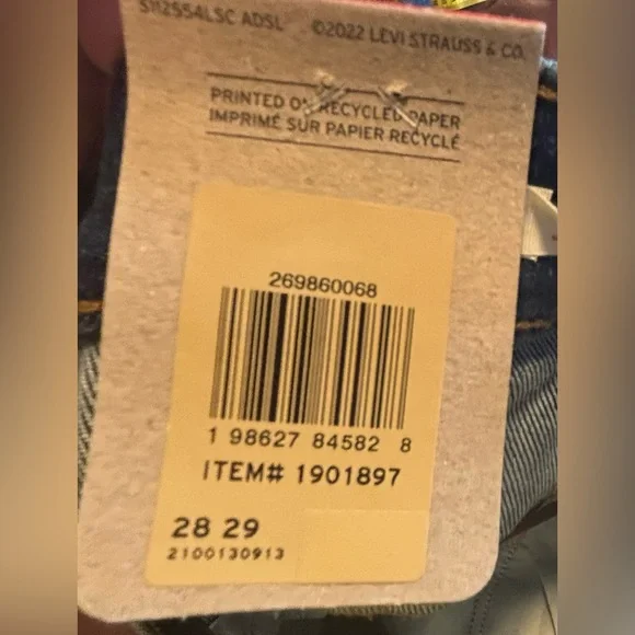 NWT Levi's High Waisted Mom Jeans  Mid Wash Blue 28x29 - Picture 12 of 14